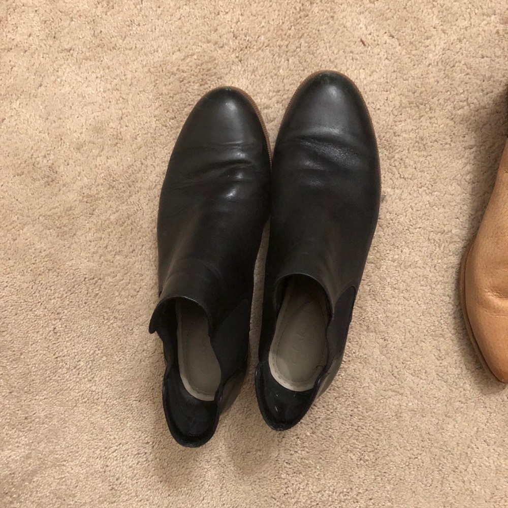 Clark’s bootie size 9